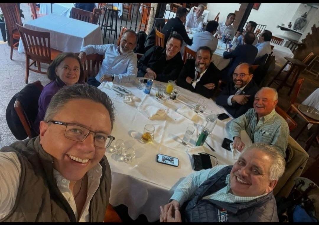 _VicenteSerrano's tweet photo. ¿Y estos son los huachicul3r0s de Ruffo? https://t.co/T8YbgdrUPD