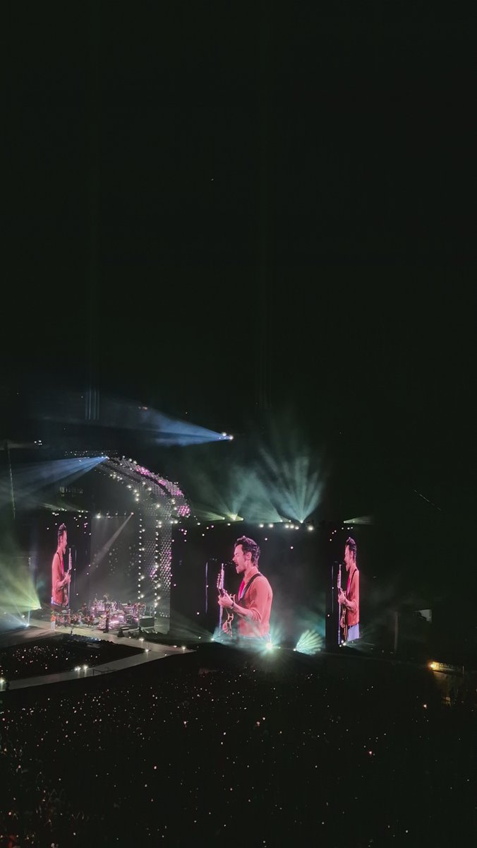 dusthings's tweet photo. PUTA QUE PARIU EU VI O HARRY STYLES  BOA NOITE A TODOS https://t.co/W1W6AGeCgK