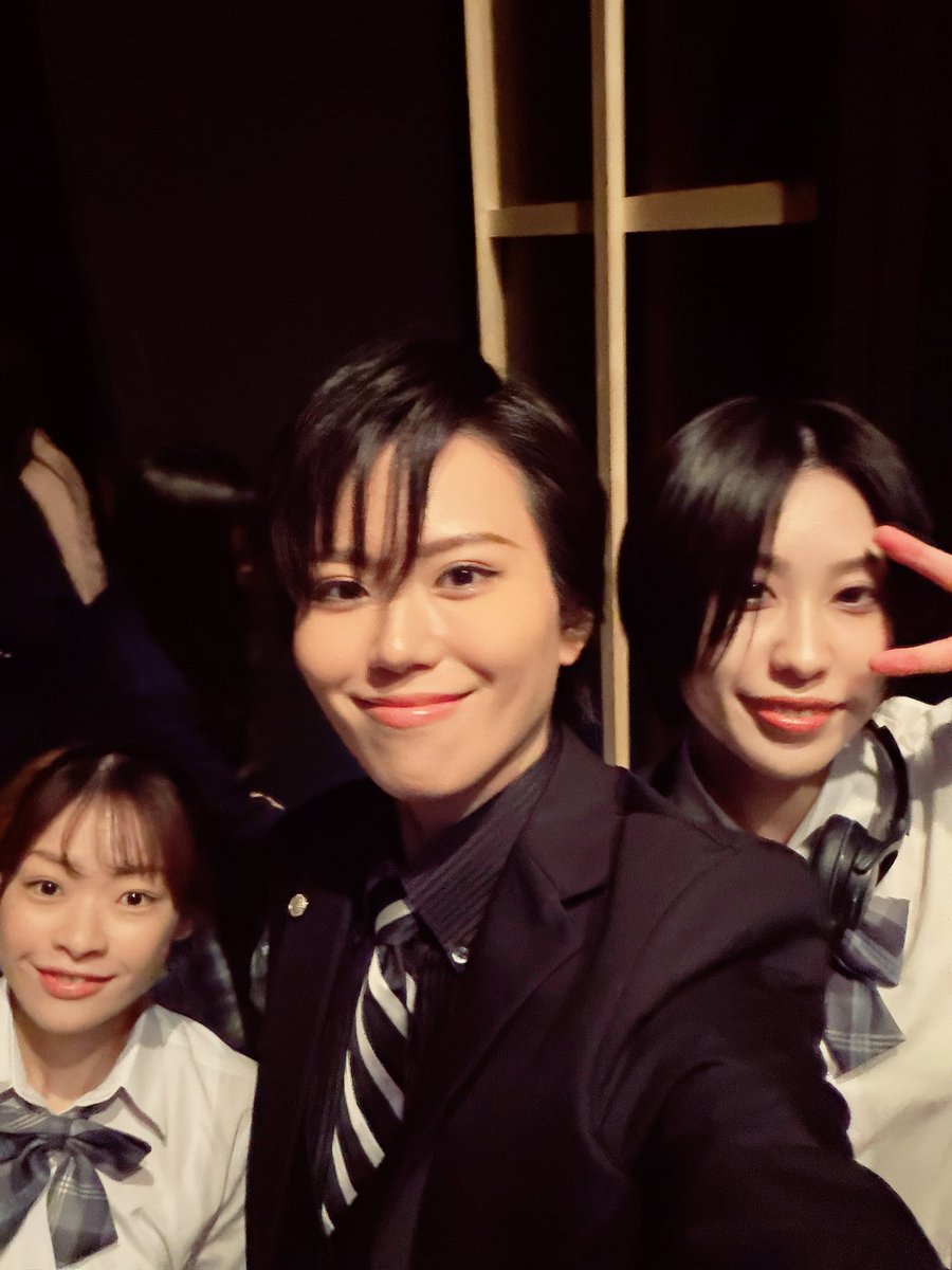 hiryu_tsukasa's tweet photo. 舞台「#彼女のいない教室」
マチネありがとうございました‼️日常で誰しも経験したことのある会話劇で、ビリビリとした緊張感、その中にほんの少し緩まる瞬間もあって笑って頂いたり、最後にはズドンと胸に迫るものがある。一言では表せない舞台。ラストは16:00開始です‼️
🎫 https://t.co/c5PJKesCba https://t.co/HSMbq9EfMG