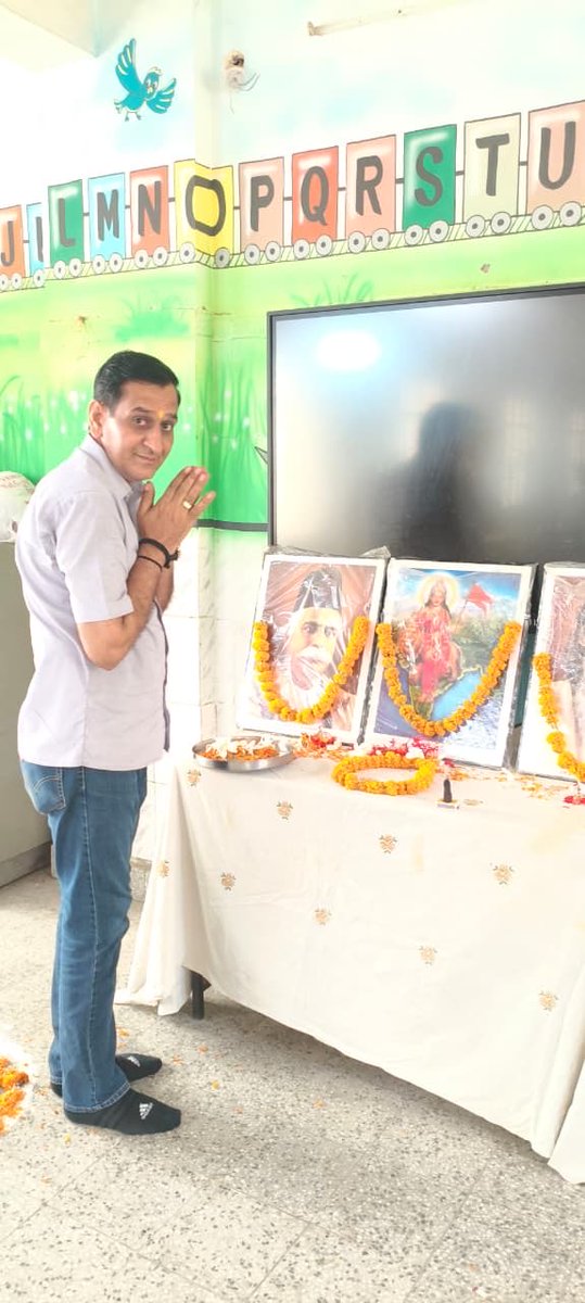 tanwar1subash's tweet photo. 🙏संघे शक्ति कलयुगे🙏
आज विवेकानंद शाखा मांडी गाव में वार्षिक गुरुदक्षिणा कार्यक्रम में साथियो सहित सहभागिता की 🙏🙏🙏
#RSSorg #BJPDelhi #PavanRanaRSS https://t.co/tM8FgOiABV