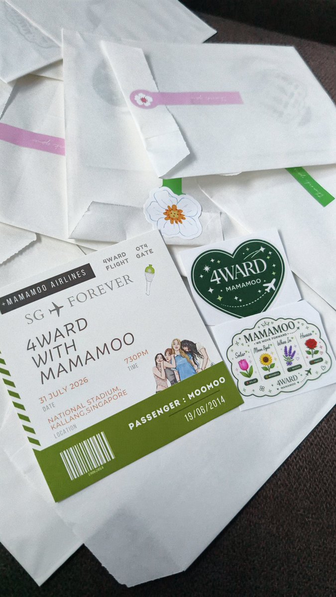 cha_moomoo143's tweet photo. Hi giving away freebies for mamamoo concert in Singapore! https://t.co/vxWsNauLbL