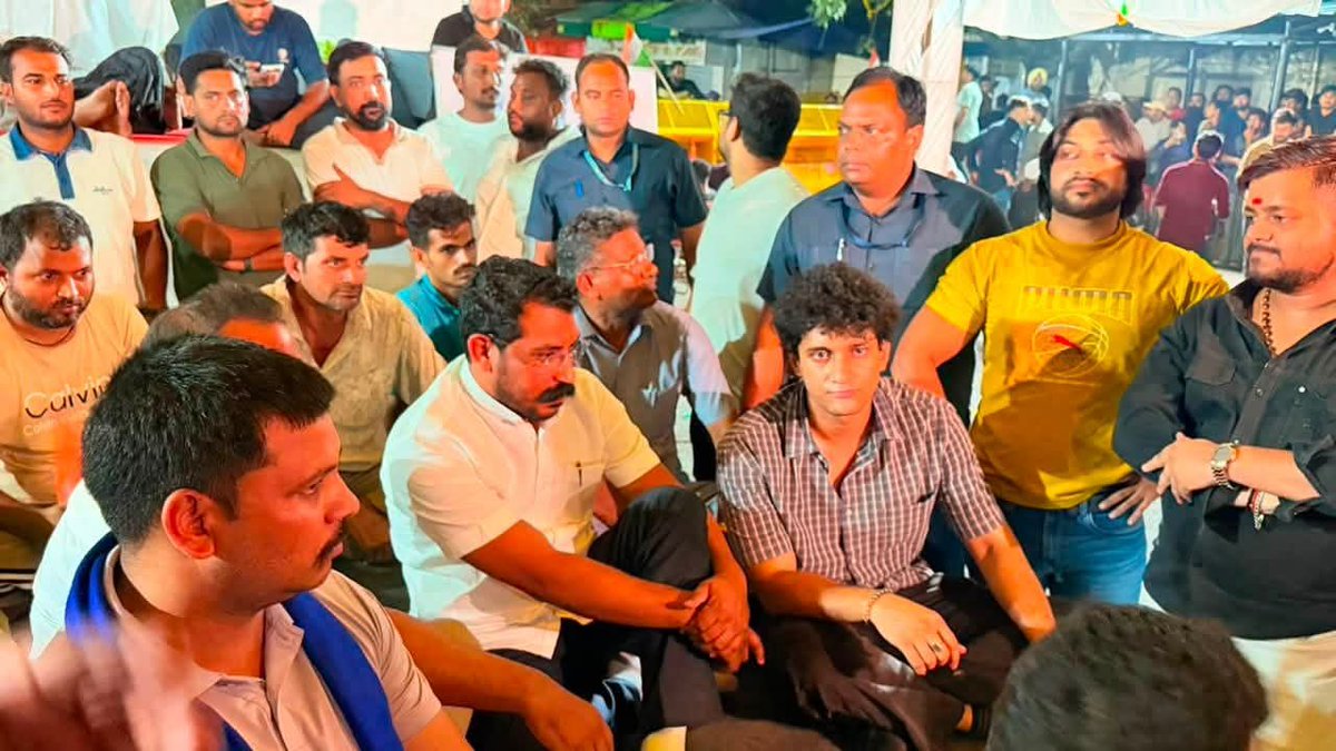 AniketDhanuk_'s tweet photo. कल रात्रि जंतर मंतर पहुंचे नगीना सांसद चंद्रशेखर आजाद जी 

@BhimArmyChief https://t.co/CPAeoqctRd