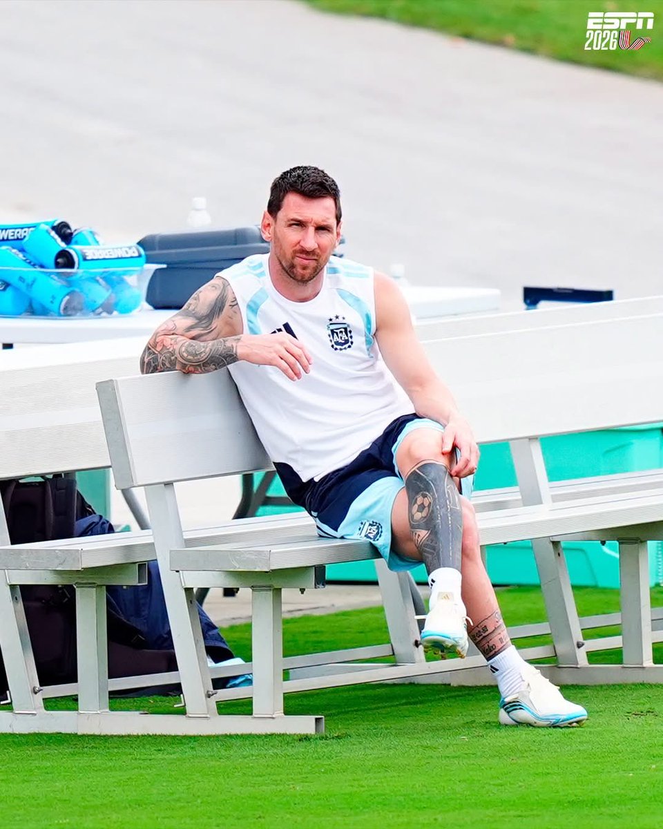 neifrp's tweet photo. Pase lo que pase hoy, quedes o no quedes campeón, eres el futbolista que completo el futbol, el que no debe demostrar nada para saber que es el mejor de la historia. El mejor futbolista de este puto deporte. 

THE KING - THE GOAT🐐🔟. https://t.co/toaDXrVk4f
