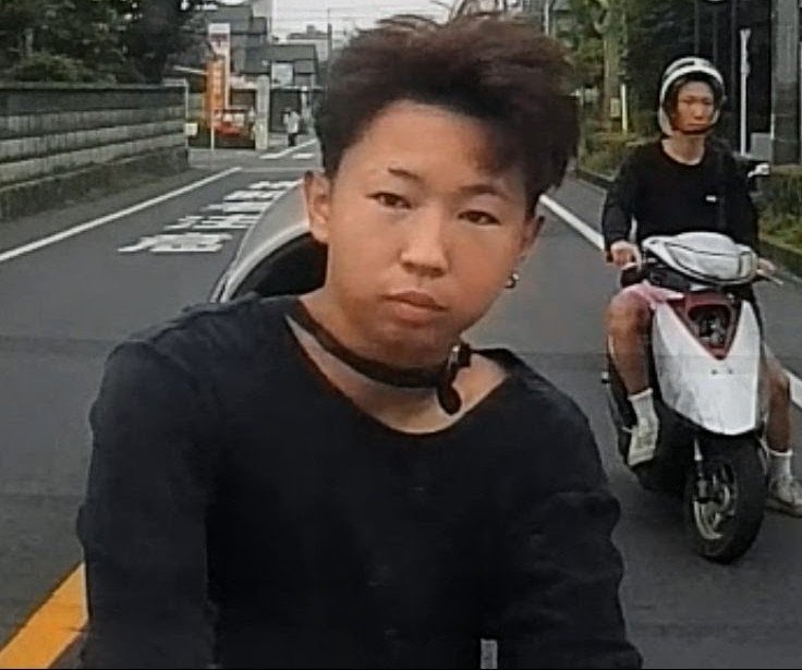 PW83MXrT6pRMU49's tweet photo. 神奈川県大和市で発生した当て逃げ事件の犯人くん❗️
逃げられないよ〜早く出て来いや‼️🤣 https://t.co/aMWlxNZ3sa