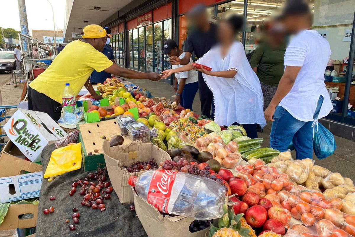 TheGuy_SA's tweet photo. When you want to buy something from street vendors, please don't drag prices with them, don't bargain too much, just pay and go.

They are just striving for survival, please, help them survive! 🙏 https://t.co/cmVGEznbaB