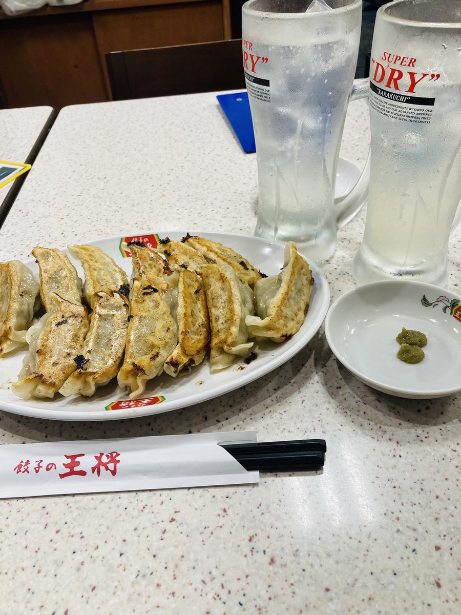 PZPZABC's tweet photo. クソ暑いので水分補給🥟🥟🥟🌿🍊 https://t.co/PjL0ld2iU2