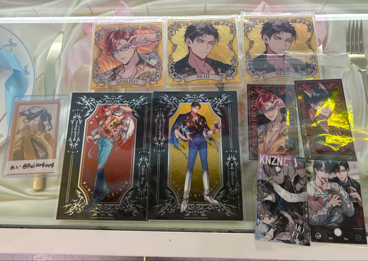 Rei004004's tweet photo. 【交換】
おやすみ毛布先生  FavoteriA ファボテリア 完全なる一族

〈譲〉
アクコ：拓人、牧二
トレカ：拓人、世界、世界＆自己(２種)
ポスカ：拓人、牧二

〈求〉
アクコ：真理
トレカ：現世＆真理
ポスカ：真理

コンプ目的
本日池袋手渡し、後日固定ポスト参照
郵送可 https://t.co/lFFWUPMWC0