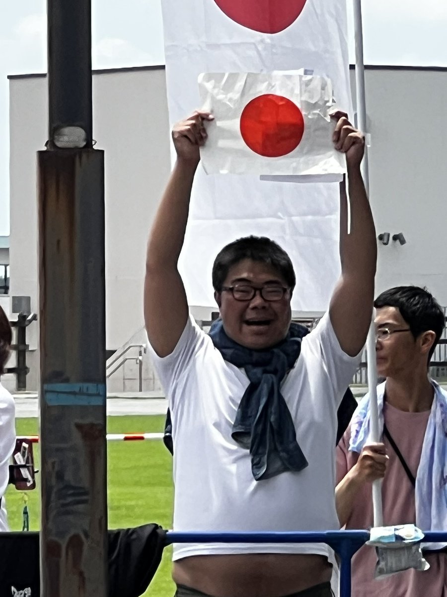 chaparrita_aoki's tweet photo. 栃木でもヘソ出しは流行ってるんだな
#0719栃木カウンター
#0719全国一斉ヘイトデモ潰せ https://t.co/TjElVHUVnI