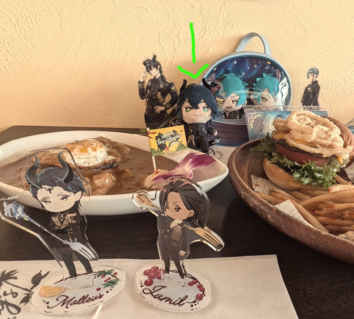 korisu061's tweet photo. 出かけるの遅すぎて既にジャミ在庫いなかったのでマレ様をお迎え🐉
メンダコちゃんのパンと🍞 https://t.co/jraXgzAhIc