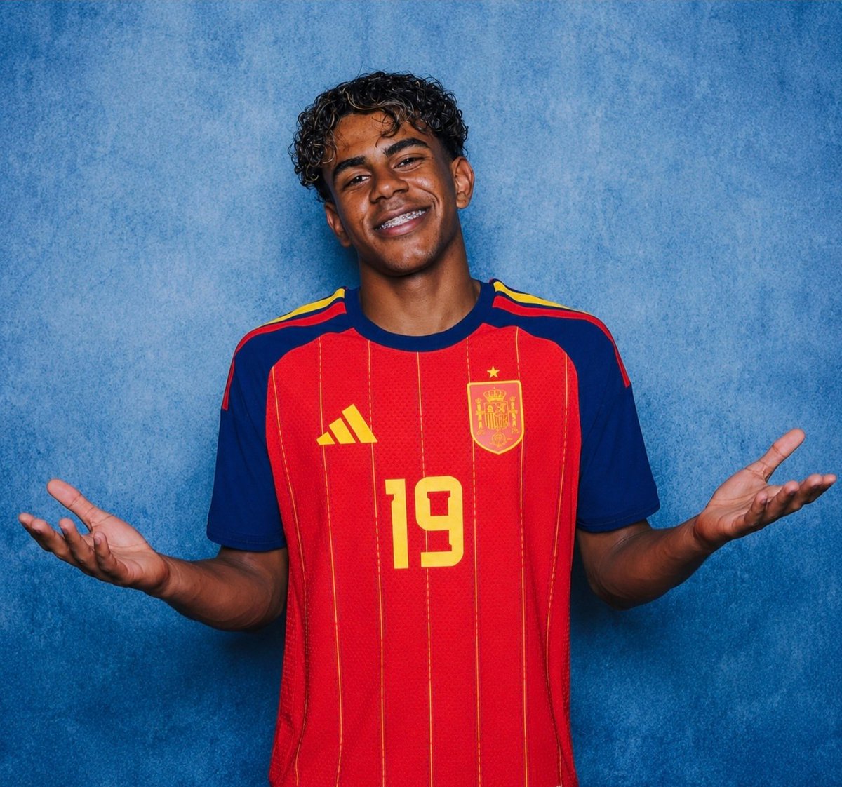 PicturesFoIder's tweet photo. Lamine Yamal was named after two men who helped his teenage parents pay their rent

His mother was 16 and his father 15 when he was born https://t.co/HFMOdqyRP9
