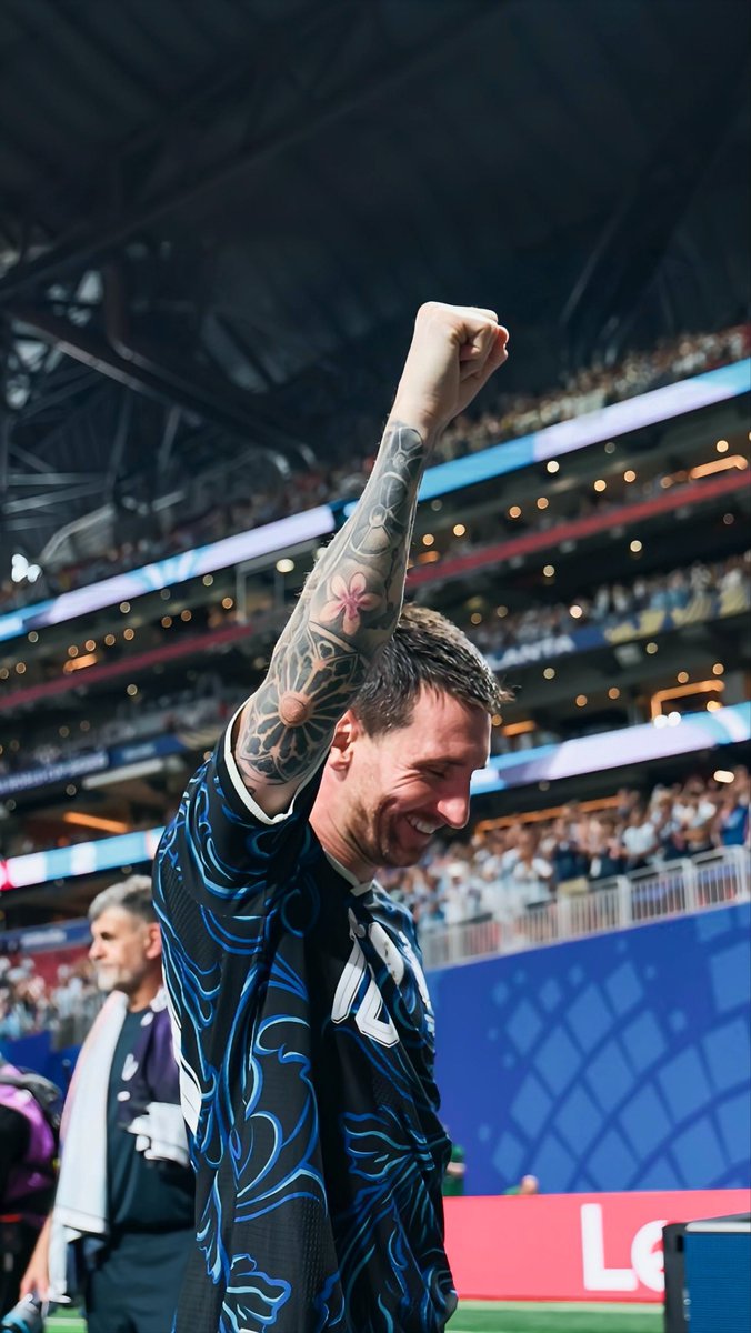 NachitoBarbero_'s tweet photo. Y llegó el día, hoy 19 de Julio del año 2026 es su último baile, y el escritor de esta hermosa historia lo puso en una final del mundo, si otra más, ni más ni menos que después de ganarle a Inglaterra, y además, se juega su última final vs España. Dios sabrá cómo será el cierre de esta hermosa historia de Messi con la Selección Argentina, pero ojalá ese broche sea el de oro, el cierre de la historia más hermosa para un jugador con su Selección y su pueblo.

Estás para eso, viejo!