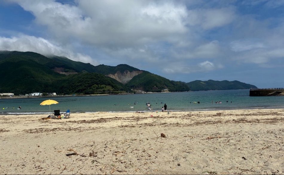 kobajizou's tweet photo. 海だー！ https://t.co/uIktJDdtLw