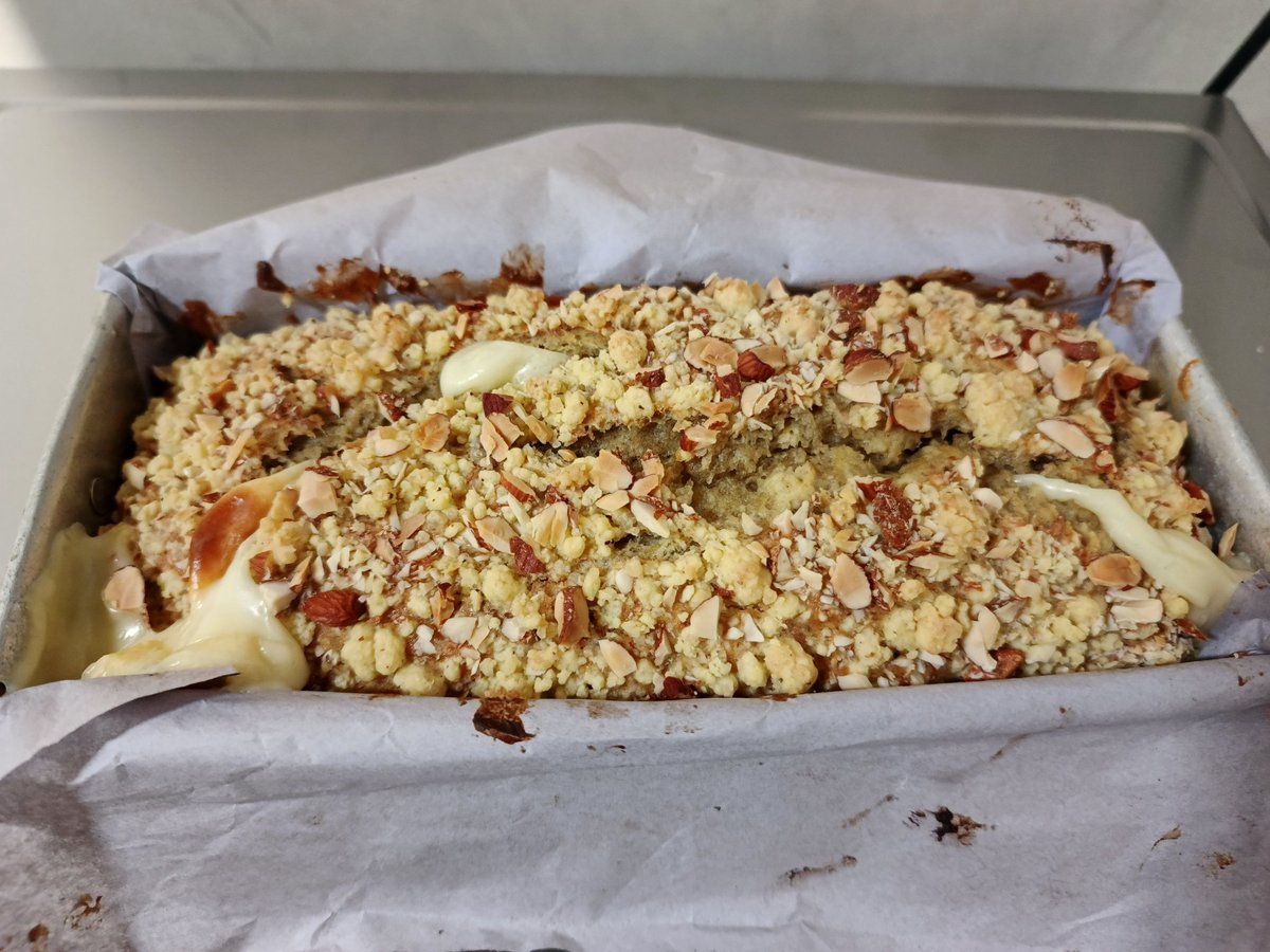 gabutpipell's tweet photo. Emang gue bakat bgt njir baking ini alias first try langsung jadi semuaa???? Yg cheese agak fail sie krn bocor, tp ya tetap aja. Mantap juga gue😜 https://t.co/q7lzQCcrRB