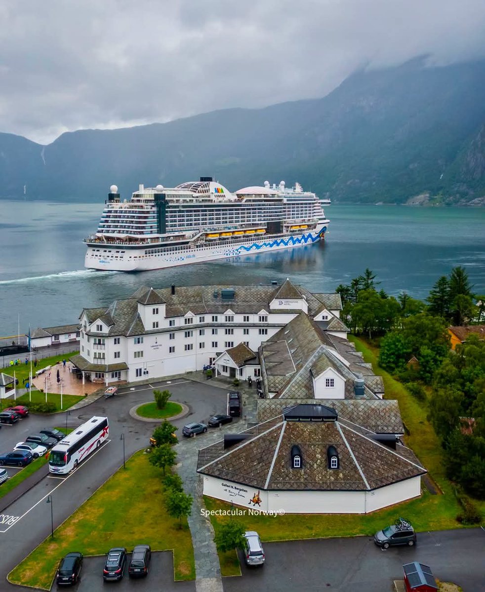 autumndreams01's tweet photo. Eidfjord, Norway https://t.co/vpr42YRtpm