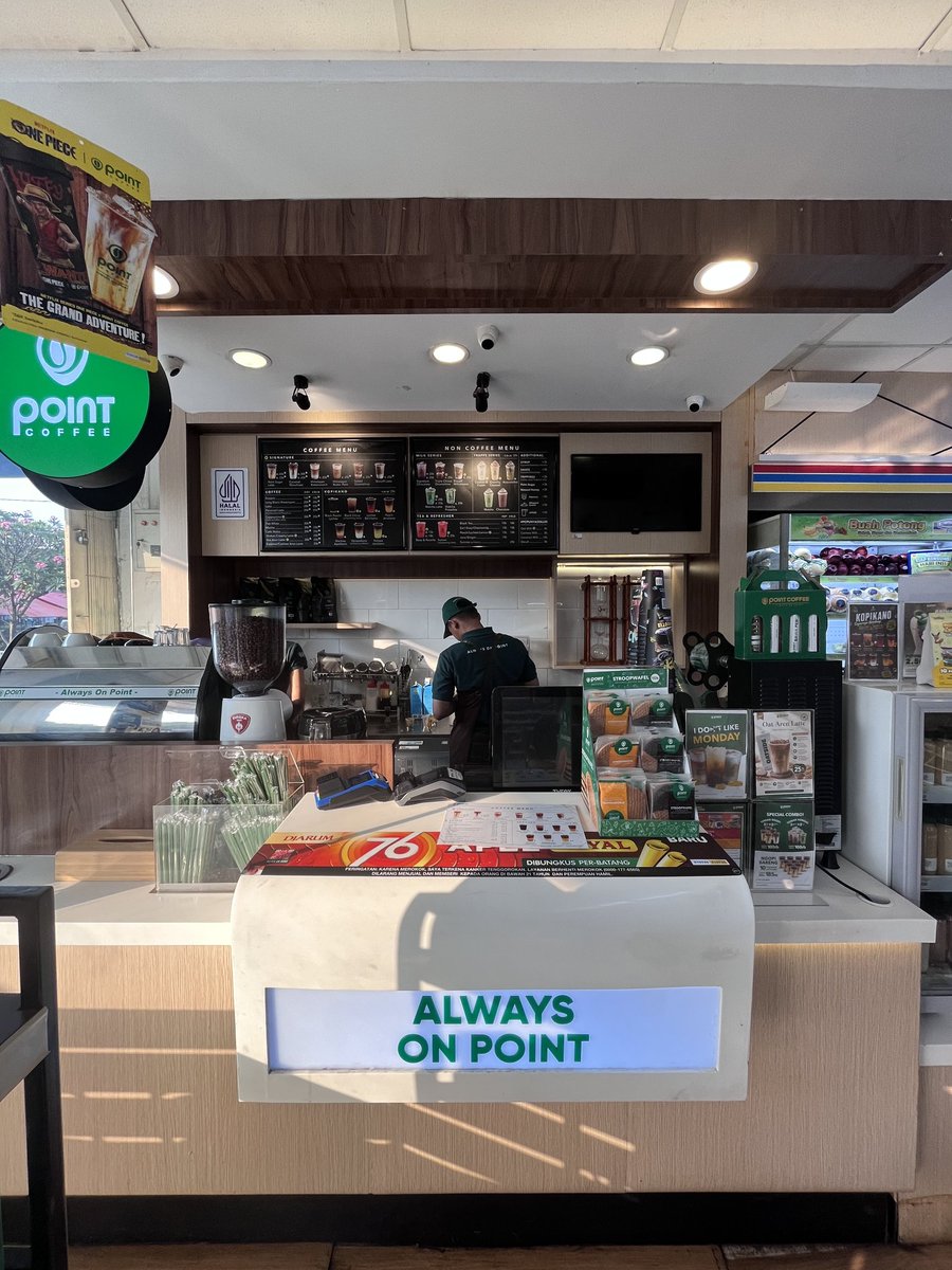 gamalielfabian_'s tweet photo. enak juga kalau ada promo begini, #GopayPromoPointCoffee bikin ngopi di point coffee lebih irit karena caramel macchiato dan himalayan butterscotch cukup 19rb pakai qris gopay. https://t.co/zTDUIMAgSQ