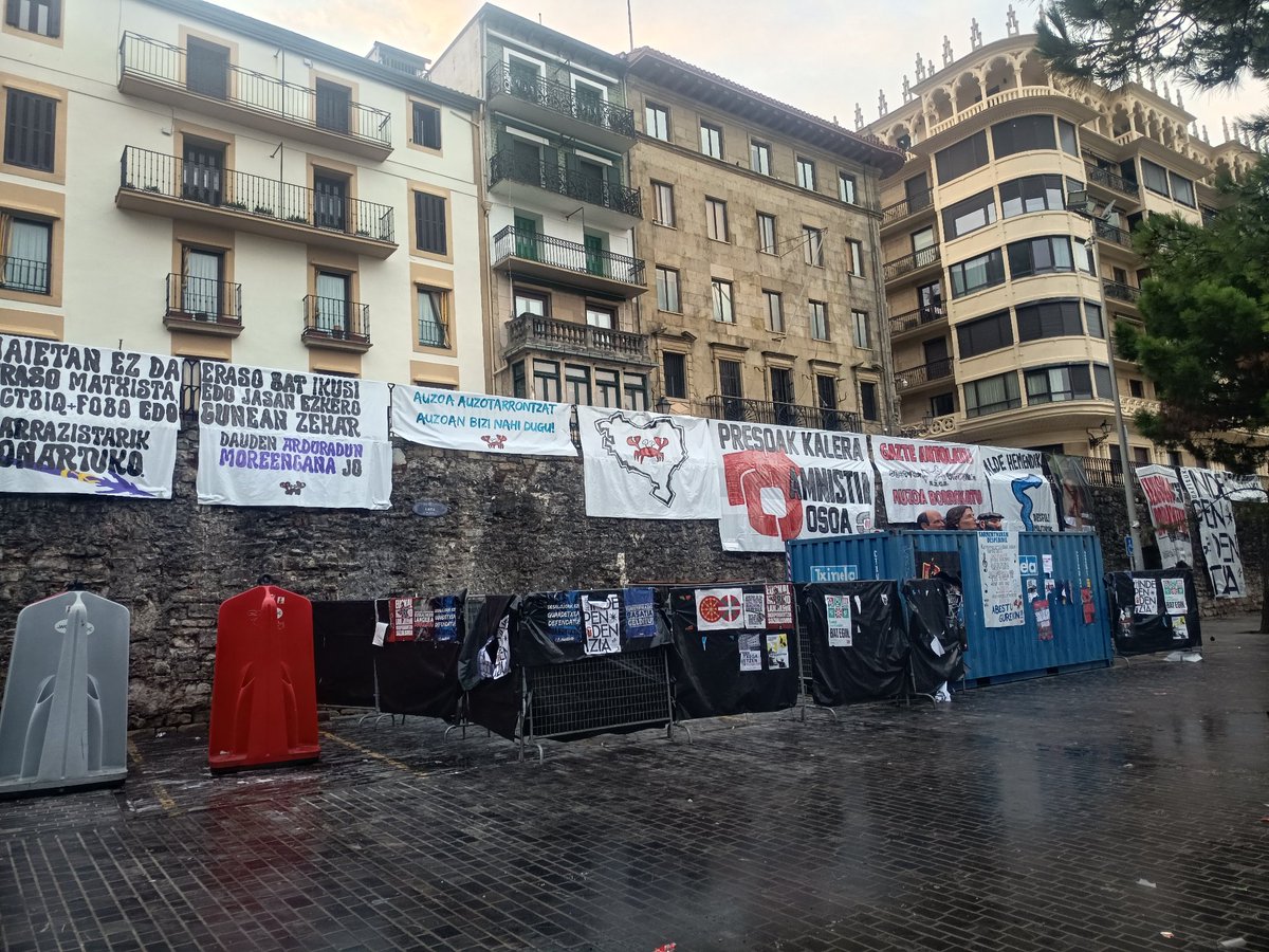 JosebaAlvarez's tweet photo. GAUR ERE PANKARTA GUZTIAK KENDU DITU FFCC ENPRESAK UDALTZAINGOAREN BABESEAN...

DONOSTIA, MOZAL HIRIA,!

ADIERAZPEN ASKATASUNA! https://t.co/bYa7clYxHI