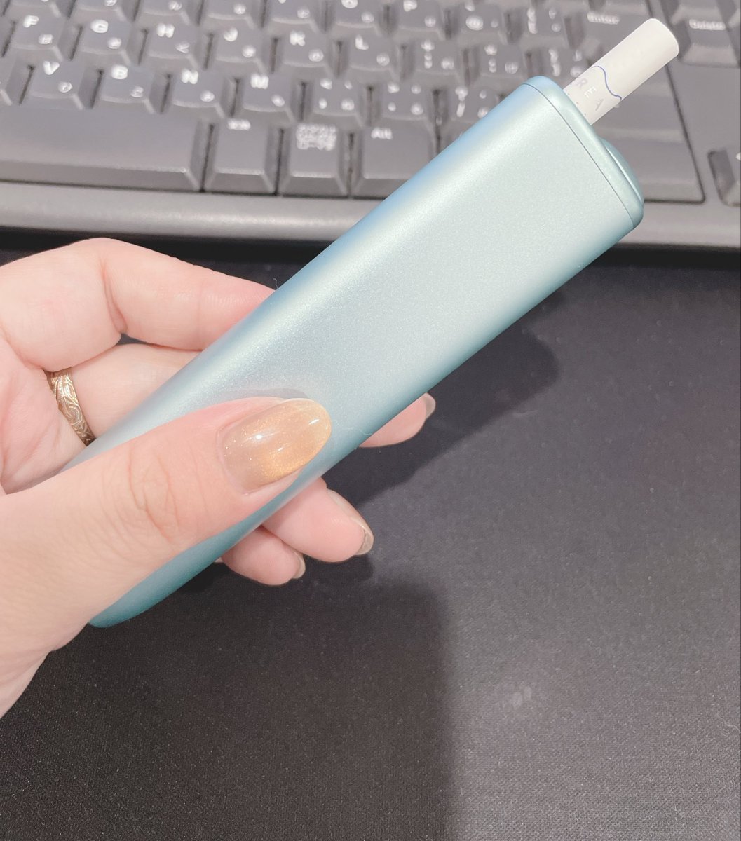 TaSuKu_gms's tweet photo. 新色ネイルはショートで💅
長い方が可愛いけど長さ出しダルなった😶w
うるつや良き👏🏻👏🏻 https://t.co/uJGKLoprDr
