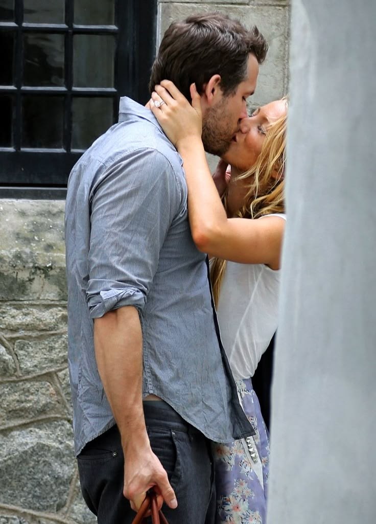 WeAreGodFather's tweet photo. A year ago they were "couple goals." Now every post about Blake &amp; Ryan turns into a war zone in the replies. https://t.co/4rPjjqgW3b