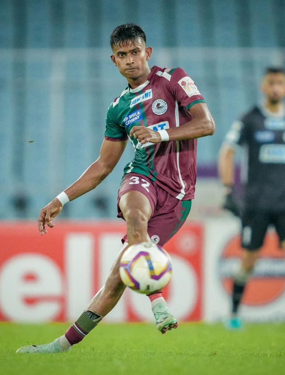 MarcusMergulhao's tweet photo. Mohun Bagan SG  defender Dippendu Biswas will head to Chennaiyin FC before the transfer window closes. Arrangement already in place, formalities remain.

#IndianFootball #ISL #Transfers https://t.co/idky5XdlA3