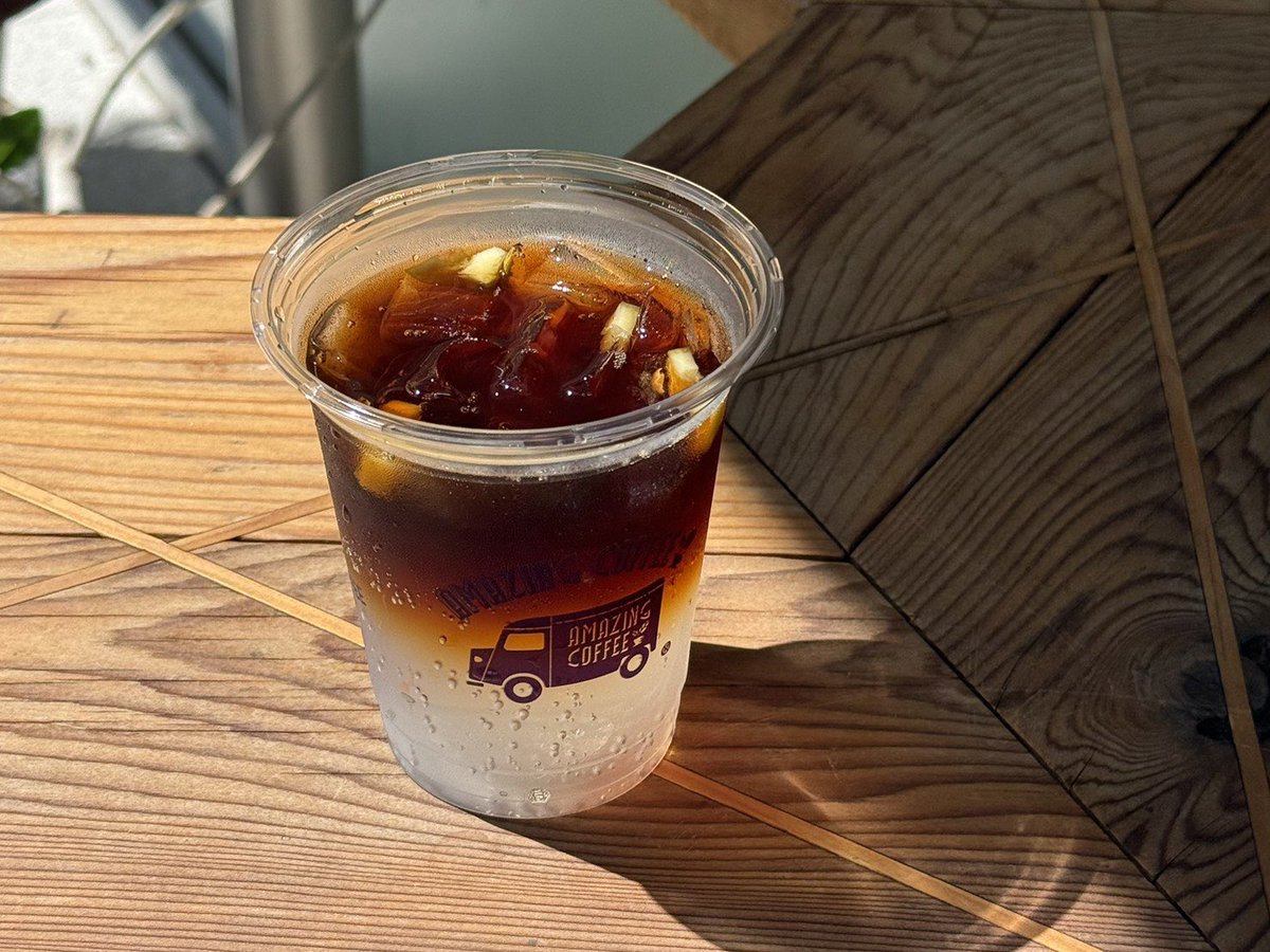 amazingcoffee__'s tweet photo. 毎日暑い日が続いていますね💦
3連休はみなさんどのようにお過ごしですか？💭

天気がいいとシュワシュワコーヒーが飲みたくなりますよね..🥤🫢
夏季限定のシュワシュワコーヒーは水出しコーヒー×炭酸×レモンの爽やかでスッキリとした味わいです✨
ぜひみなさんも各店でお楽しみください☀️

byアメコスタッフ👩🏻