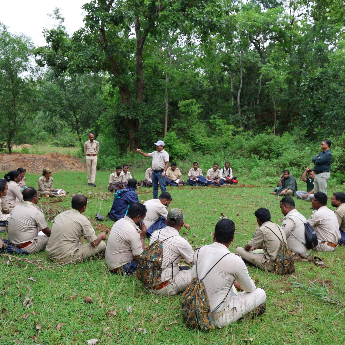 BiotechSanjeet's tweet photo. Training Program on #Meadow Development for Forest #Officials of Ghumsur Forest Division

It was a privilege to conduct a training program for the forest officials of #Ghumsur Forest Division on Meadow Development. The session covered the following key topics:

1. Principles and step-by-step process of meadow development
2. Identification of native grass species suitable for habitat restoration
3. Identification and management of invasive and undesirable weed species
4. Identification and ecological importance of leguminous plant species
5. Techniques for grass seed collection, processing, and storage
6. Role of meadows in long-term wildlife habitat management and biodiversity conservation
7. Best practices for sustainable meadow restoration and maintenance

The interactive session emphasized the importance of scientifically managed meadows in enhancing wildlife habitats, improving forage availability, and supporting ecosystem health.

#Meadow #grass #Wildlife #Odisha #Grassland