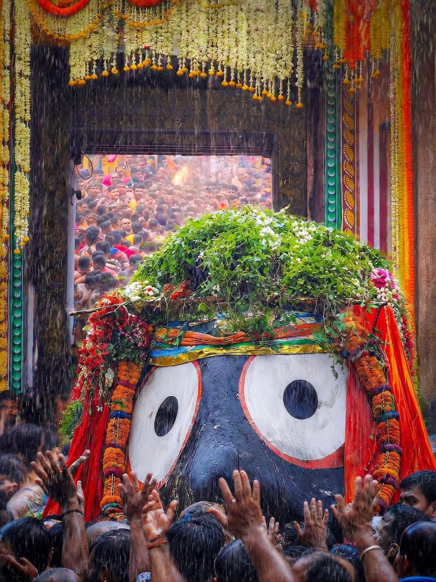 DannyBhaiMBBS's tweet photo. "In those divine eyes, I see endless peace and boundless love."

Jai Jaganath 🙏🏼 
Lord of Universe 🙏🏼 https://t.co/j04bbdRj6y
