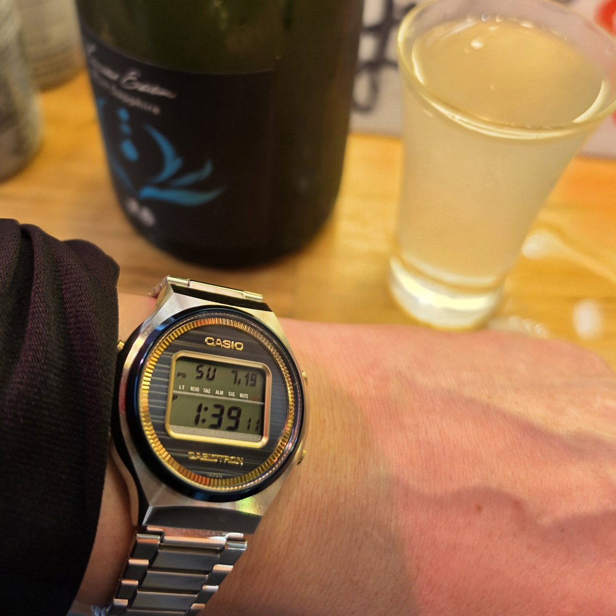 takeblue7's tweet photo. 三連休中日！
昨日はお出かけしたので今日は昼飲み寒菊デー🍶
久しぶりにエイ肝刺があったので注文！
トロットロでたまりません😋 https://t.co/rKkr1sEvWT