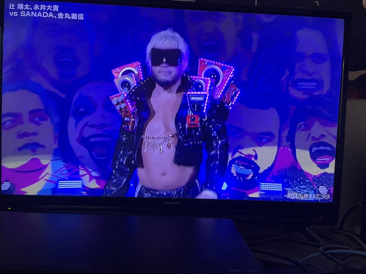 tsob2011's tweet photo. どうも、
新婚です。
嫁は高知の鬼軍曹です←
#SANADA
#G1CLIMAX36 https://t.co/dmSIakjK9W