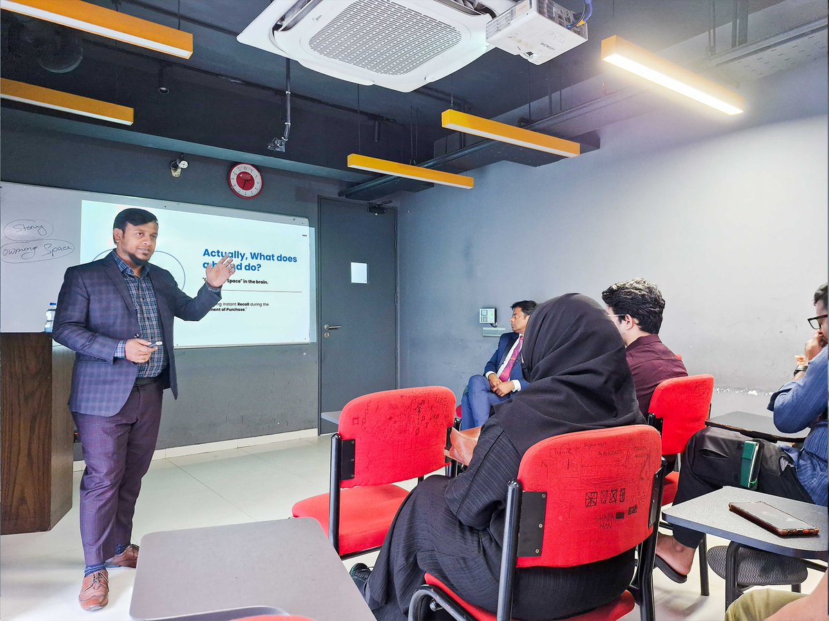 marketeryusuf's tweet photo. গতসপ্তাহে Canadian University of Bangladesh-এর BBA শিক্ষার্থীদের সঙ্গে Guest Lecturer হিসেবে একটি সেশন করলাম। টপিক ছিল Rebranding: Theoretical Aspects & Practical Applications.
#Rebranding #BrandStrategy #GuestLecture #MarketingEducation #MdYusuf #MarketerYusuf https://t.co/QeARxysrZT