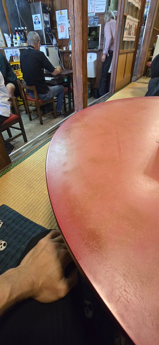 feelssblue55's tweet photo. ランチは横浜橋商店街近くにある名店
酔来軒

今日は珍しく小上がりの座敷 https://t.co/qcUmdwTSlS