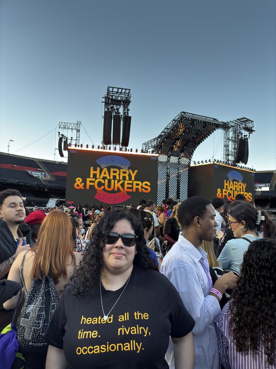 debscpeace's tweet photo. Eu e minha camiseta especial https://t.co/QUYtQOUEbl