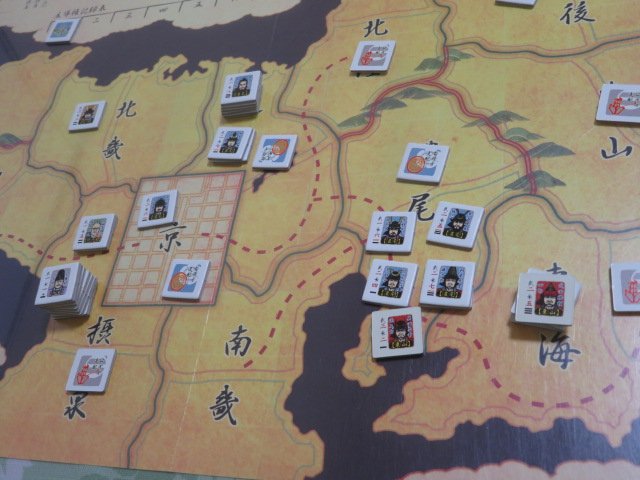 jagd_tiger's tweet photo. ３ターン終了。
尾張に侵攻した武田の大軍であったが、秀吉率いる織田軍が寡兵ながらこれを撃退。信玄は退却に成功するも病死。近江では姉川の戦いで織田軍圧勝。朝倉義景戦死。VPはイーブン。 https://t.co/nYrtkVmzMl
