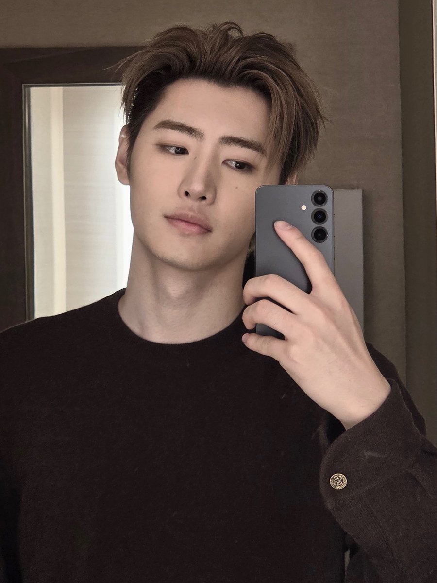 canbemyharin's tweet photo. papa                              mama https://t.co/fJCnao6eiQ