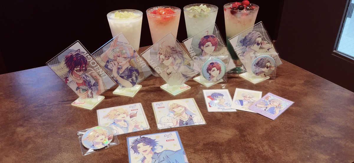bb0mm9's tweet photo. リコフェス、カラオケ2日間幸せでした🍸
楽しんでる途中でコースターが売り切れになってしまったのは残念だけど好きな作品が人気なのは嬉しいかなって。 https://t.co/wiR1J5IVcx