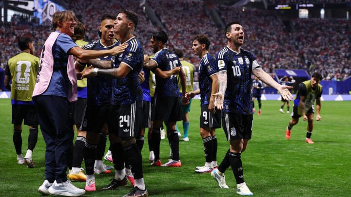 garistengah_id's tweet photo. Content creator Indonesia ini memprediksi juara Piala Dunia lewat hitung-hitungan Matematika.

Semifinalis dan finalis 100% benar semua!🤯

Dalam unggahan di akun tiktok Alif Towew, sebelum Piala Dunia mulai, ia memprediksi juara memakai model distribusi poisson.

Hasilnya sama seperti di dunia nyata. Prancis menghadapi Spanyol dan Inggris menghadapi Argentina di semifinal dengan Spanyol dan Argentina akan bertemu di final.

Dan dalam prediksi melalui model distribusi poisson itu, Argentina akan menjadi juara Piala Dunia 2026🥇

Video selengkapnya saya drop di kolom reply.

Gimana, jadinya prediksi ea atau prediksi model distribusi poisson-nya Alif Towew nih yang bener?~