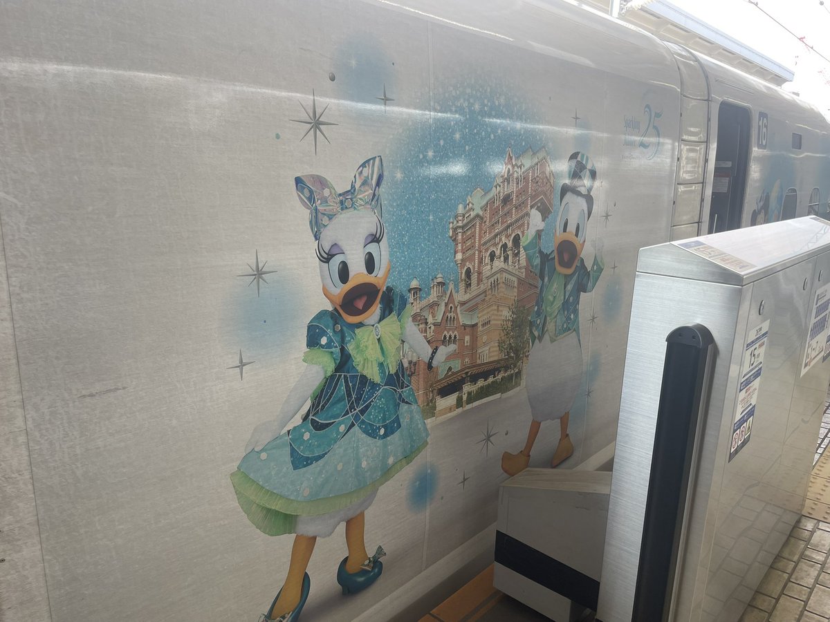 crowley_y's tweet photo. こっちもいた https://t.co/NBKN8d8D0W