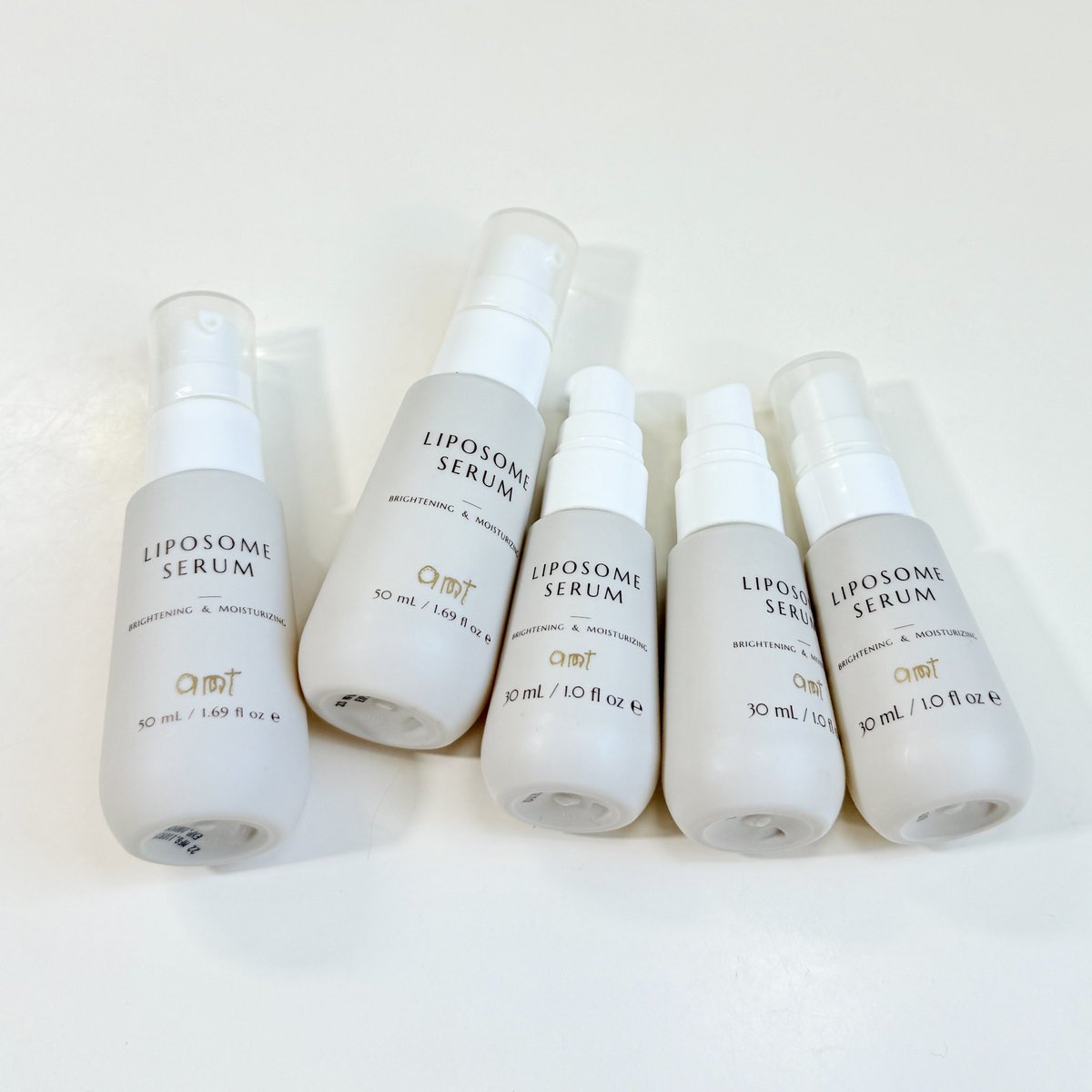 Phanbie's tweet photo. ป้ายยาเซรั่ม AMT Liposome อีกเสียง 💕ใช้มาเยอะมากกก มอยซ์เจอร์ไรเซอร์กู้ผิวให้แข็งแรงลูกรัก เนื้อเบาซึมง่ายมาก หลังทาผิวนุ่มชุ่มชื้น นางเติมน้ำให้ผิว กักเก็บควา��ชุ่มชื้นให้ผิวดือ ใช้ต่อเนื่องช่วยผิวแข็งแรงขึ้นจริง ใครอยากผิวสุขภาพดีต้องจัดละ 💪🏻 https://t.co/JGL2Jzk8ob
