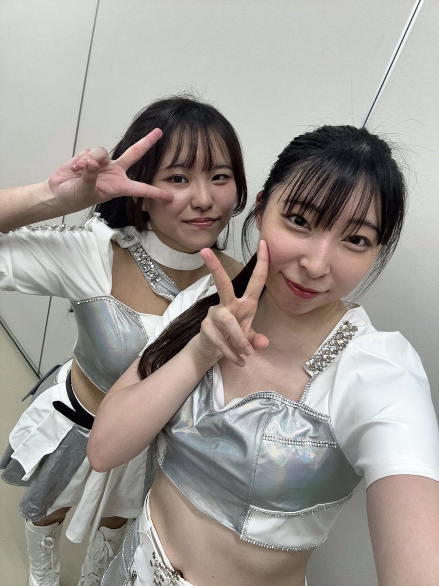 TR_honoka's tweet photo. 道の駅アグリパーク竜王にてライブさせていただきました🫡

めーっちゃ暑すぎて今日は何年振りかのポニーテールしてみました🙋🏻‍♀️💕

若干脱水症状気味になったけど水分めちゃくちゃ摂ったら治りました🥺

今日もみんなありがとうございました🩵🤍 https://t.co/VZwBa7FR3C