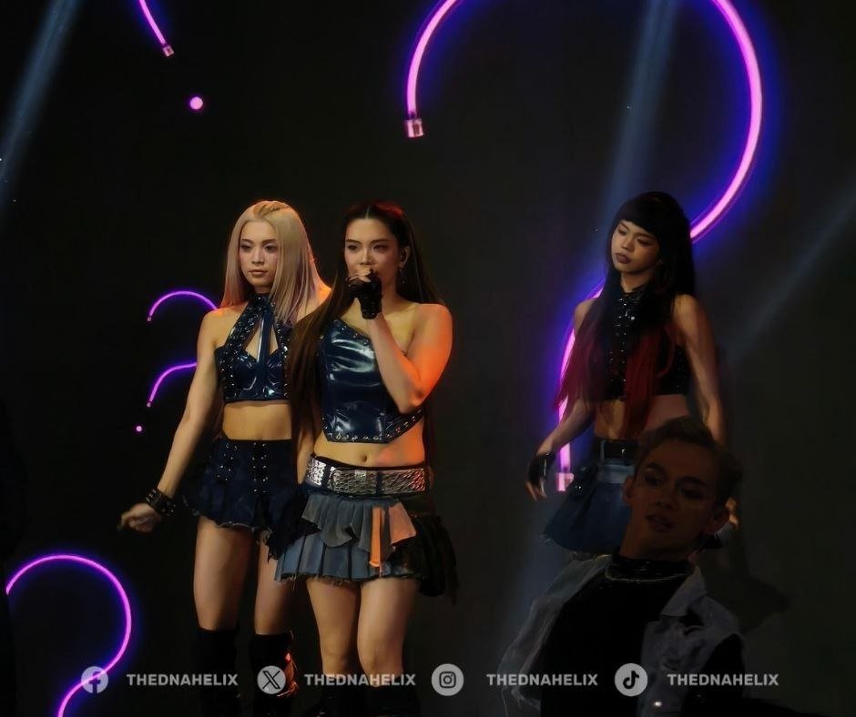 thednahelix's tweet photo. On‑stage highlights are here! Nothing beats watching them pour their all into every performance!
#DNA #DNA_FirstAlbum
#DNAAlbumshowcase https://t.co/LHjHca2nXR