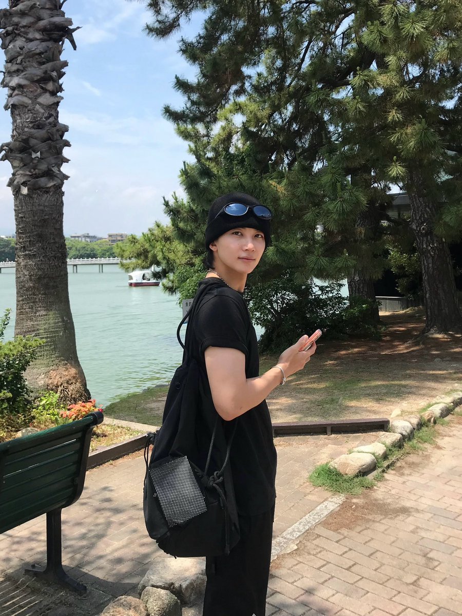 sounds_of_cheol's tweet photo. jeonghaniyoo_n 🖤 https://t.co/QtltXbFOgF