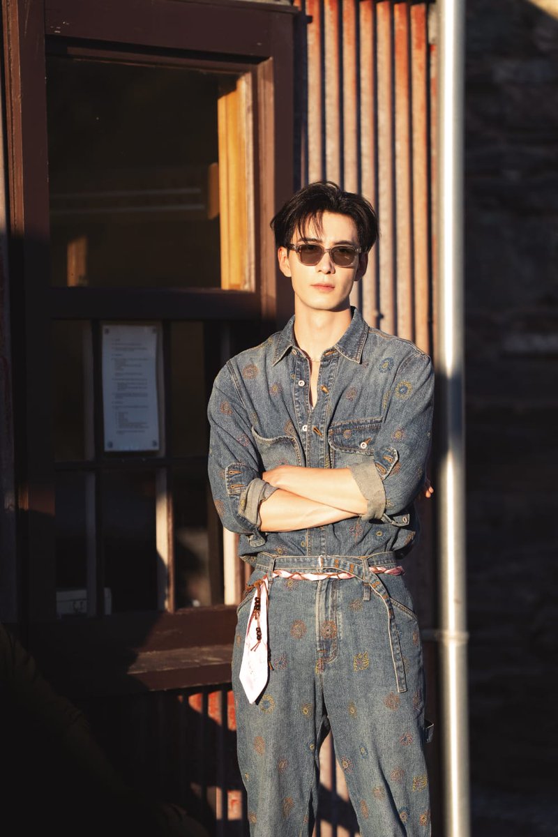 youngwonvely59's tweet photo. London Boy 🫠😎
#ChenXingxu https://t.co/PbVaFhygzl