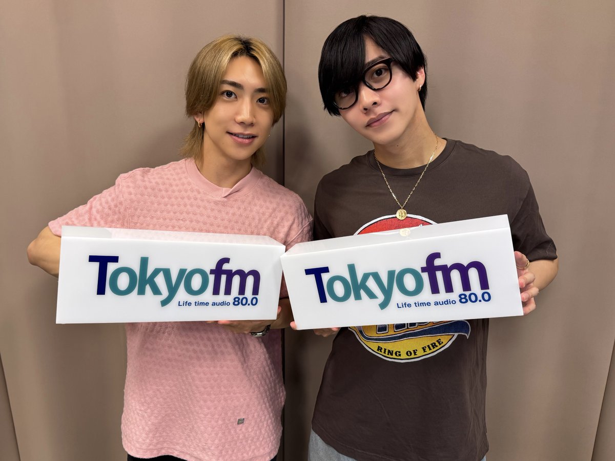 7mpickup_tfm's tweet photo. 今日の担当：鈴木大河＆松井奏💙💛

「IMP.の #IMPickup」今日も放送！📡
7月22日、今日はなんの日でしょう？？

#鈴木大河 #松井奏 がピックアップ☑️
今日は…アレ？！あの約束どうなってんの！？
って松井が言って鈴木がアワワってする日！

📻https://t.co/20ykudOZs1

#IMP. @_7mp_official_ #TOKYOFM #JFN