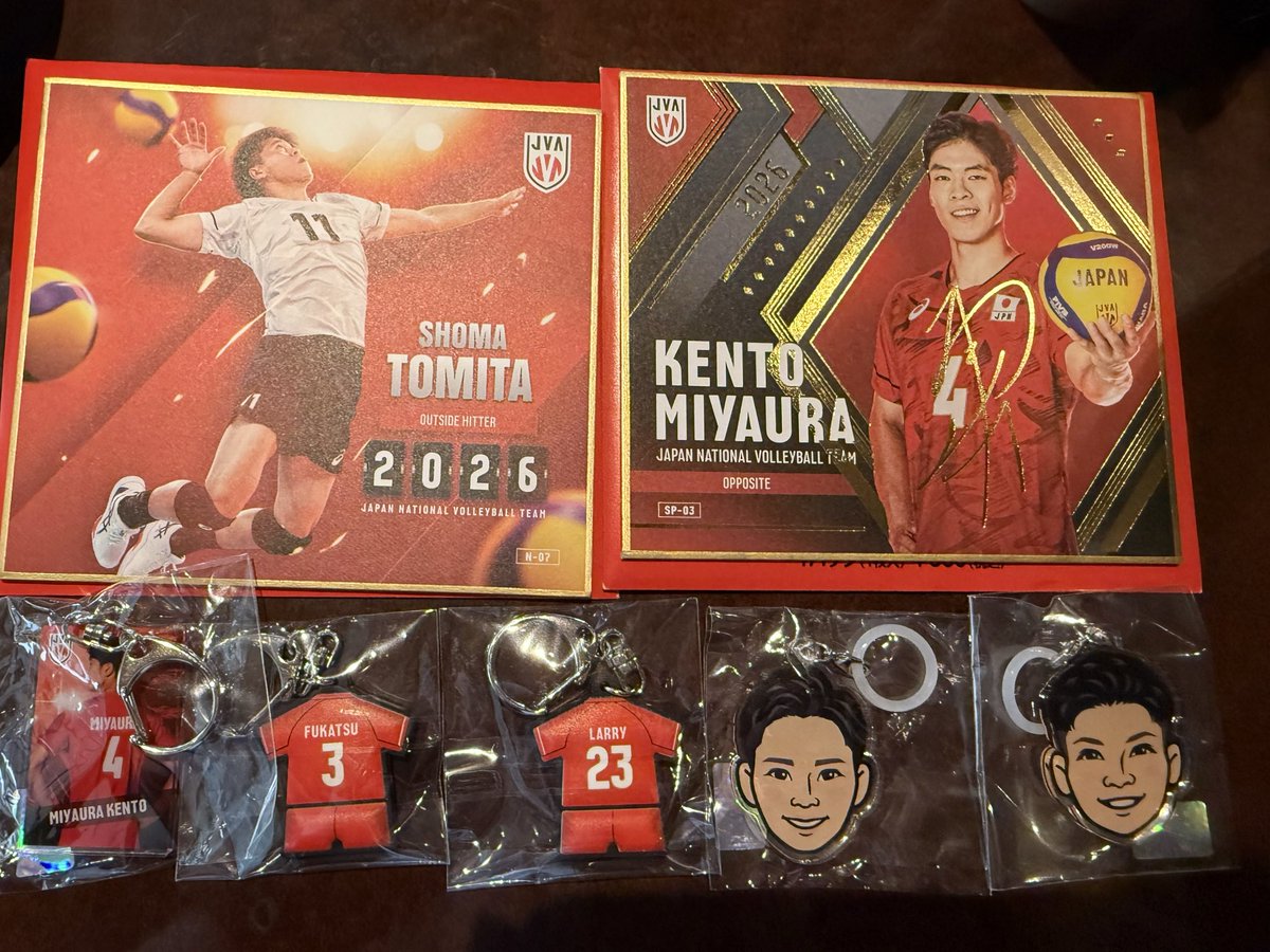 gdtopAyu's tweet photo. 男子バレー 日本代表  VNL 2026 ネーションズリーグ グッズ ユニキー ガチャ ミニ色紙 交換

譲:西田、深津、宮浦、高橋(健)、富田、ラリー

求:山内(優先)、甲斐

本日会場にて交換可能な方
よろしくお願いいたします🙇‍♀️ https://t.co/X42VizEiCQ