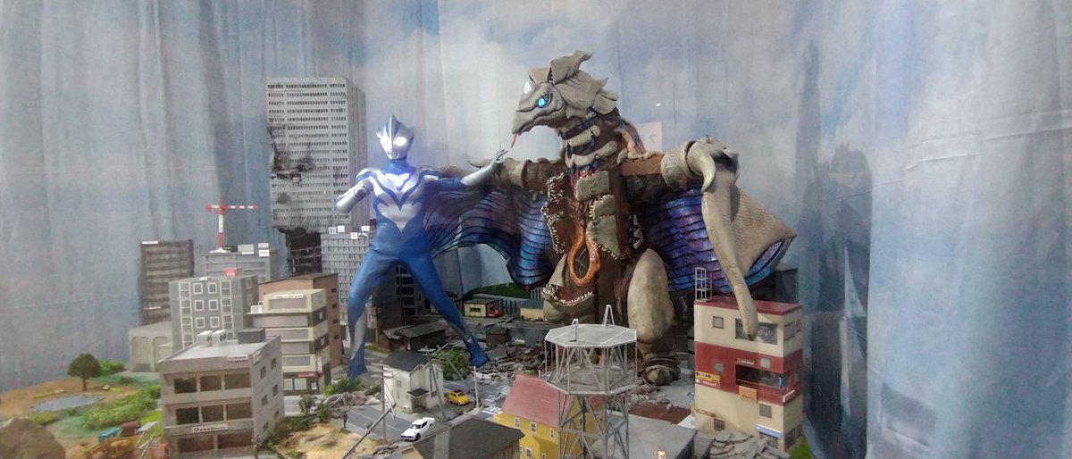 GamiiSchmidt's tweet photo. 昨日、毎年恒例のウルサマ行ってきた！
ジオラマ展示も迫力あり楽しい！
ライブステージもめっちゃ良かった！
#ウルトラヒーローズEXPO https://t.co/NOw7jUYAbS