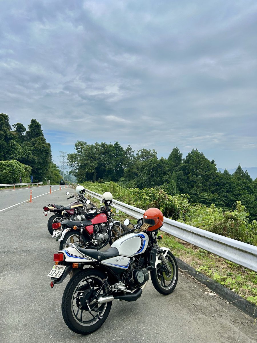 Hs00YC6c6jUNvpM's tweet photo. 今日はお久しぶりな人たちと走りました🏍️ https://t.co/K25gVZA0qo