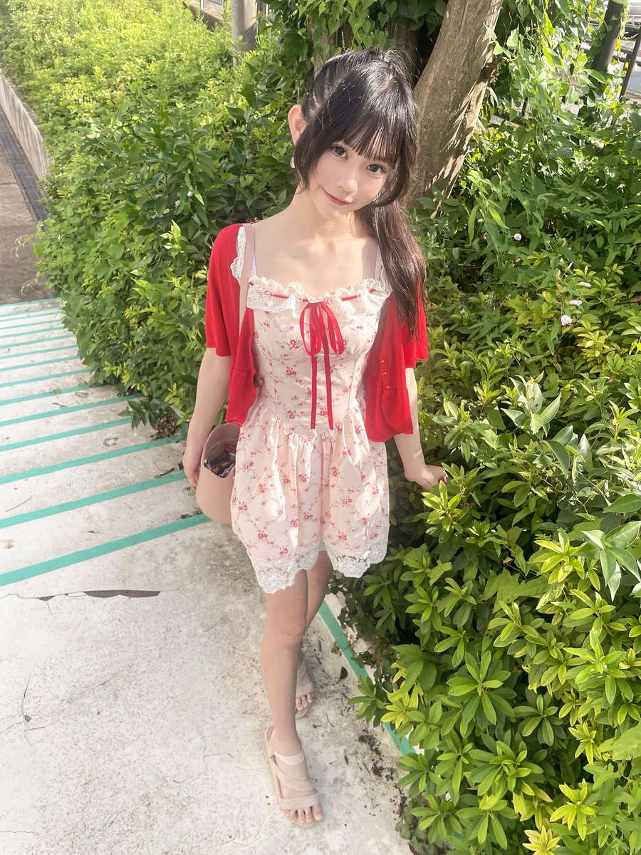hanaoka_runa's tweet photo. 夏に着るワンピースってすき❤️
 #DEARSTAGE研究生 https://t.co/qWSujXagJc