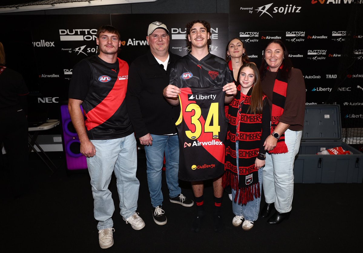 Essendon FC tweet media