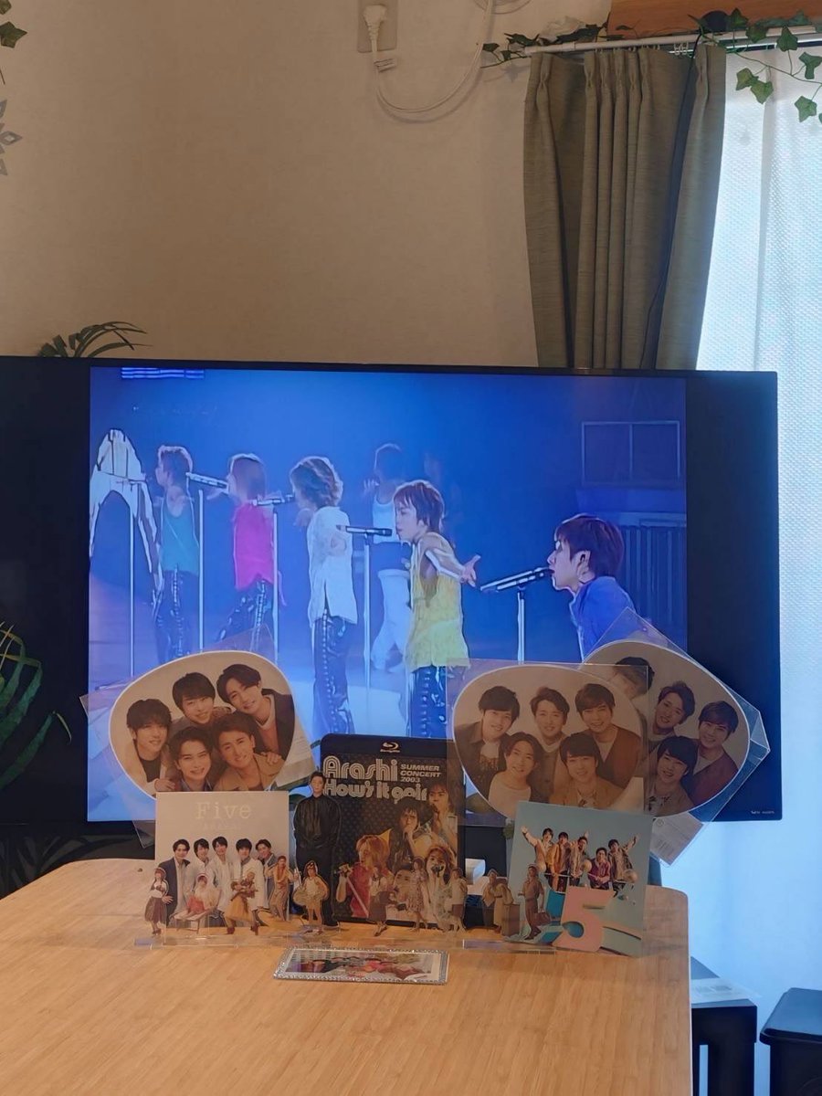 Kei24m's tweet photo. 潤担のみんなと嵐会💜
#throwbackARASHI
#howsitgoing https://t.co/0l3uWBZmTJ