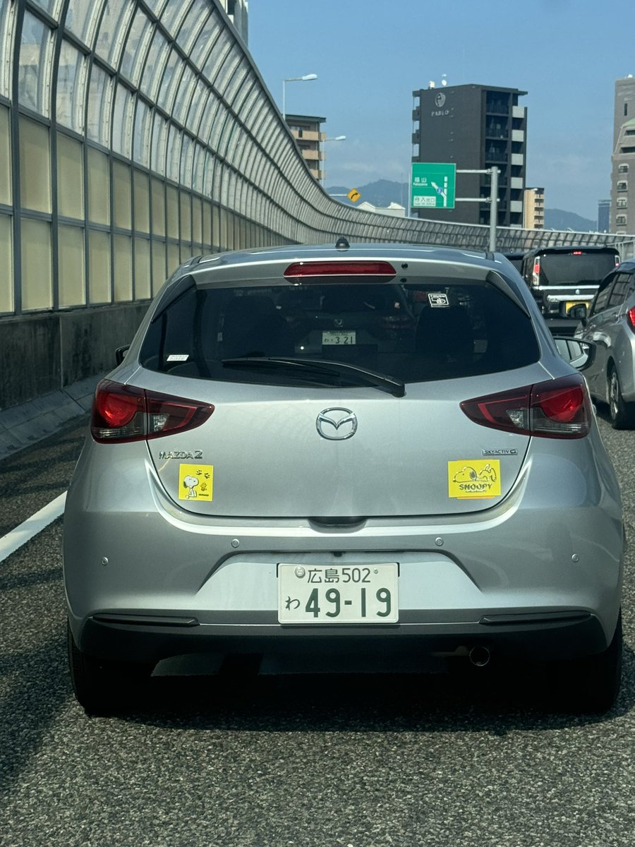 tukinatu's tweet photo. これなんでタイムズのステッカー隠してるん？レンタカーなんがいやなん？
わナンバーとリアのタッチステッカーでバレバレやけど… https://t.co/LUJWCUv0rw