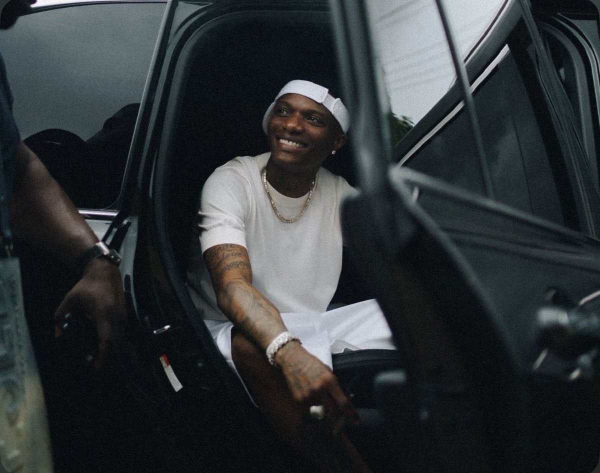 urhomeboyxv's tweet photo. From Lagos birthday celebrations straight to Seattle stage the next day only legends move like that. Wizkid showed up, showed out, and reminded everyone why he’s the BIGGEST 🦅. The smoke, the lights, the effortless cool. King shit. Long live the Star Boy ♥️🦅#Wizkid #Blastfest https://t.co/VY1xrRJKNb